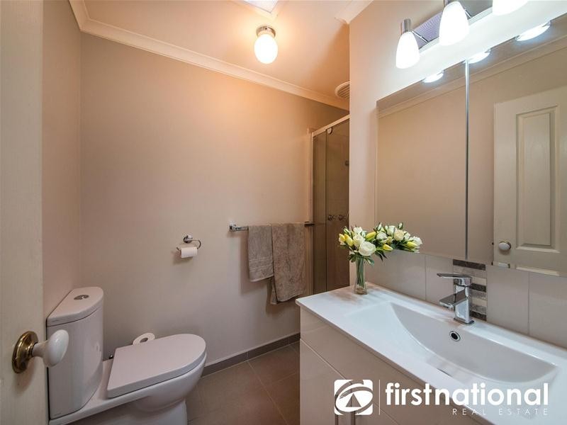 2 Bayliss Court, Berwick VIC 3806