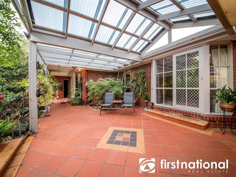 2 Bayliss Court, Berwick VIC 3806