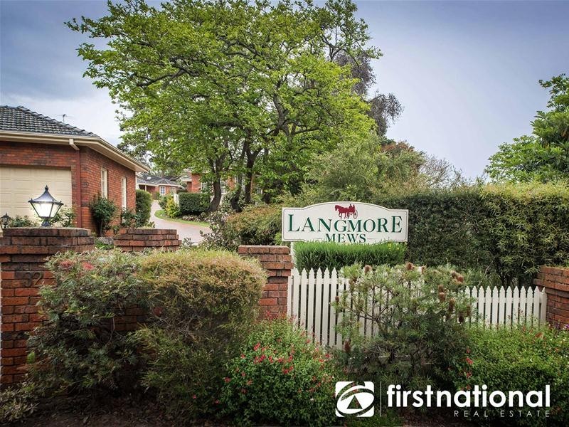 2/32 Langmore Lane, Berwick VIC 3806