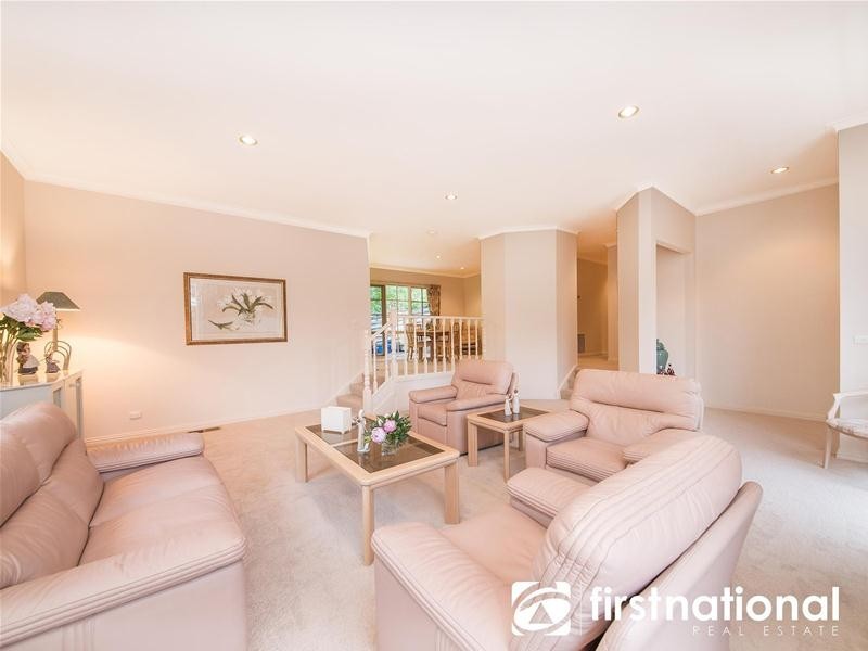 2/32 Langmore Lane, Berwick VIC 3806