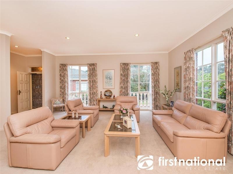 2/32 Langmore Lane, Berwick VIC 3806