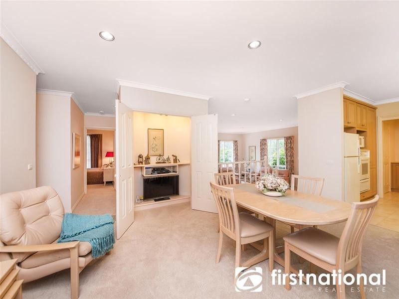 2/32 Langmore Lane, Berwick VIC 3806