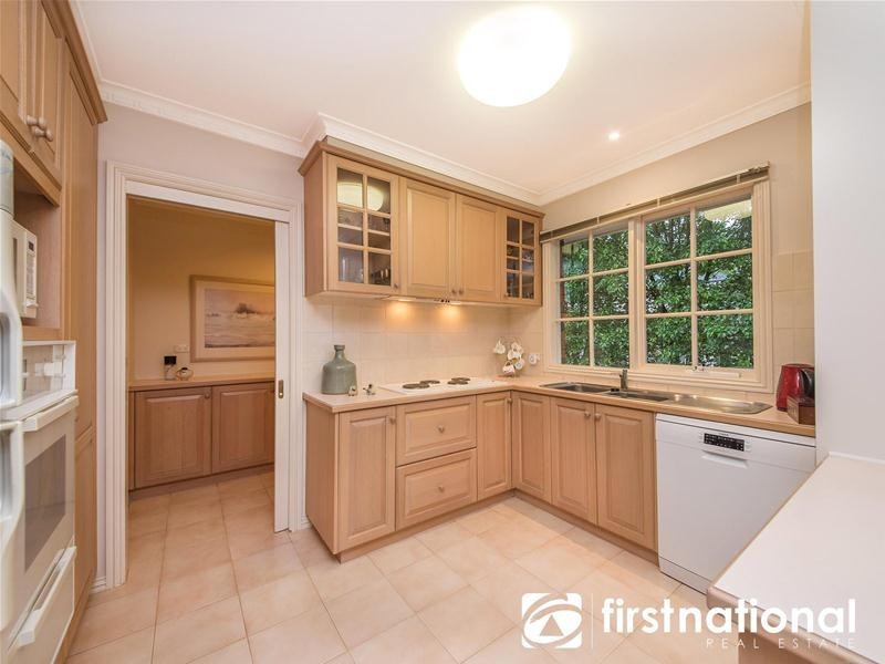 2/32 Langmore Lane, Berwick VIC 3806