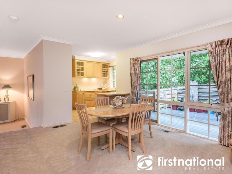 2/32 Langmore Lane, Berwick VIC 3806