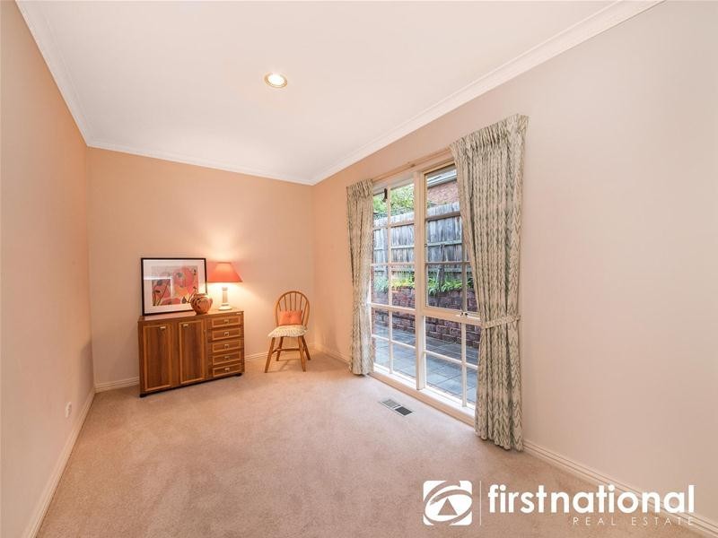 2/32 Langmore Lane, Berwick VIC 3806