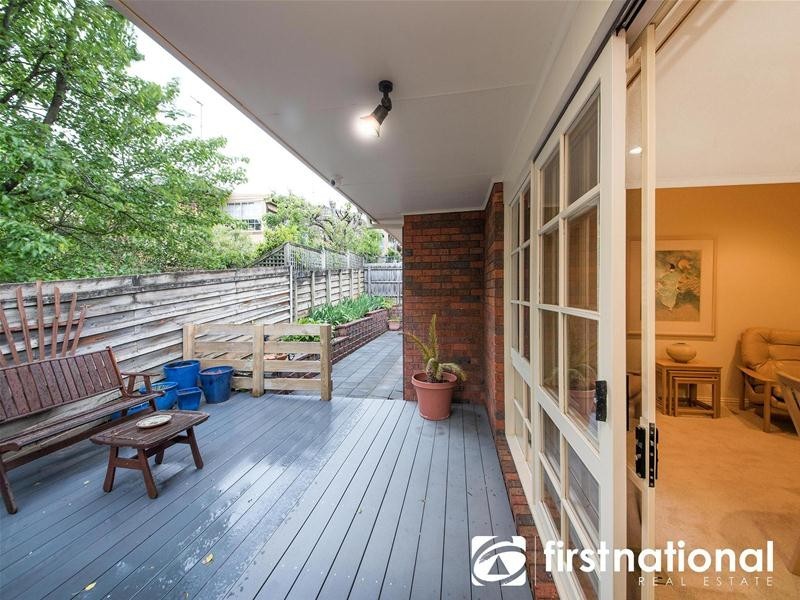 2/32 Langmore Lane, Berwick VIC 3806