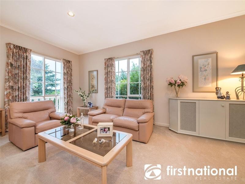 2/32 Langmore Lane, Berwick VIC 3806