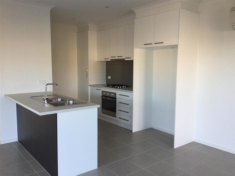 7/23 Atlantic Drive, Pakenham VIC 3810
