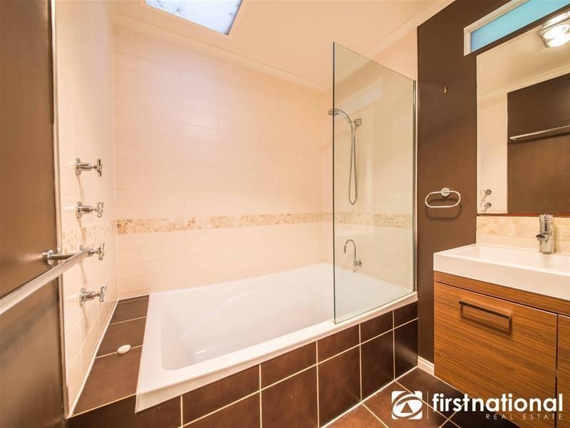 10 Slingsby Avenue, Beaconsfield VIC 3807