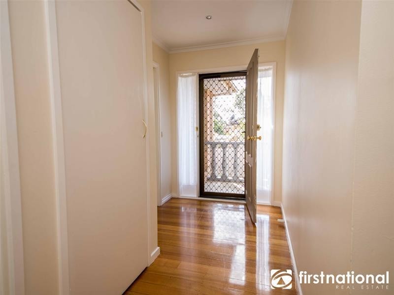 10 Slingsby Avenue, Beaconsfield VIC 3807