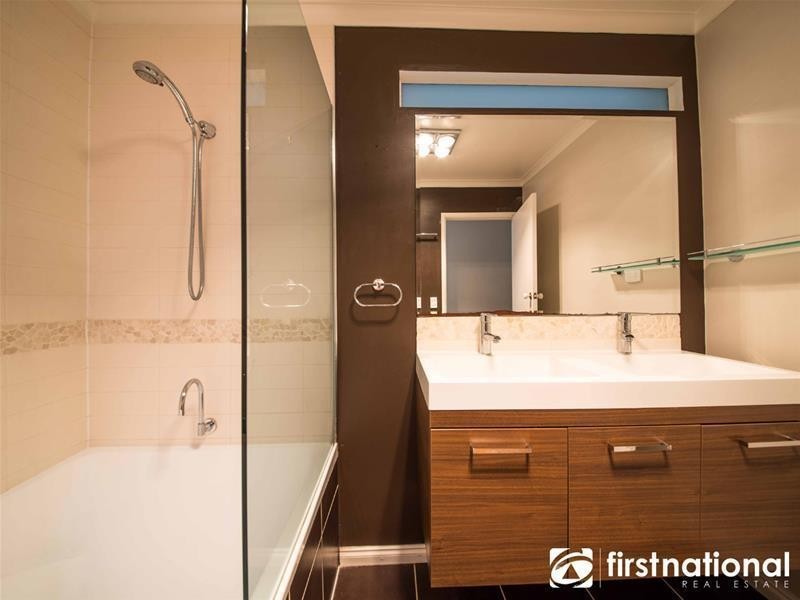 10 Slingsby Avenue, Beaconsfield VIC 3807