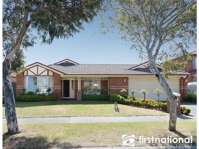 2 McIlwraith Court, Berwick VIC 3806