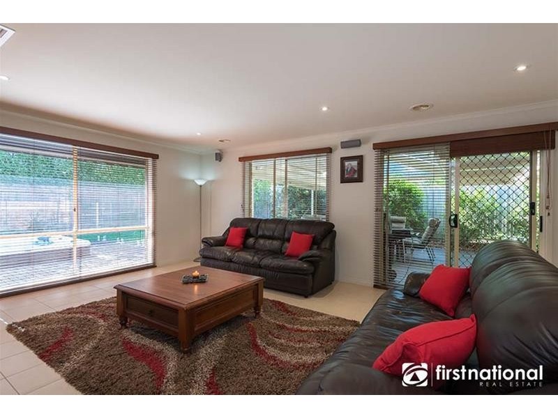 2 McIlwraith Court, Berwick VIC 3806