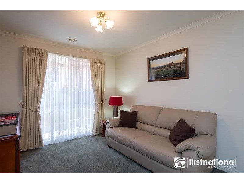 2 McIlwraith Court, Berwick VIC 3806