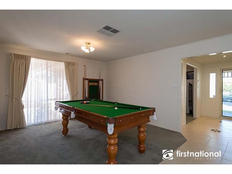 2 McIlwraith Court, Berwick VIC 3806