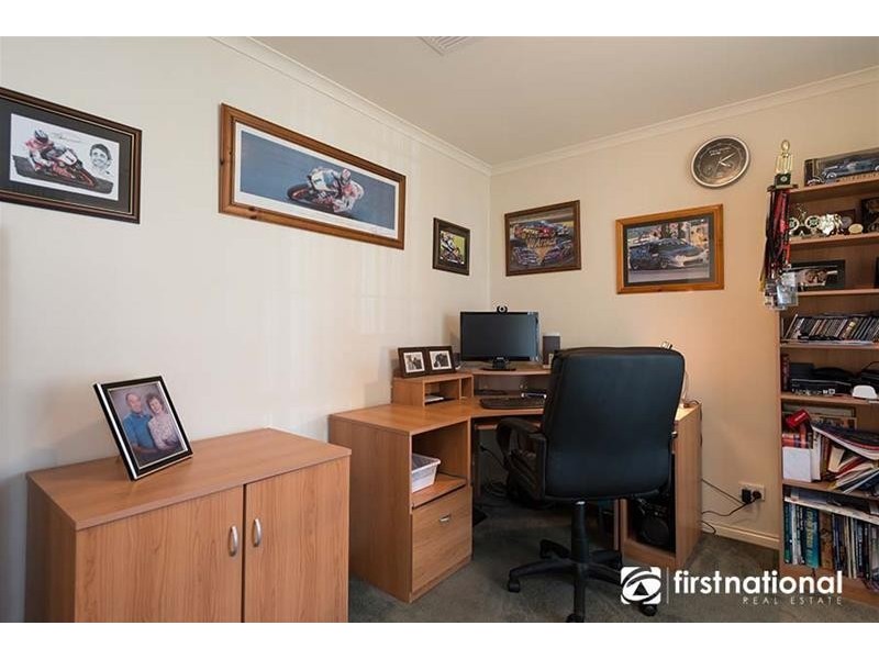 2 McIlwraith Court, Berwick VIC 3806