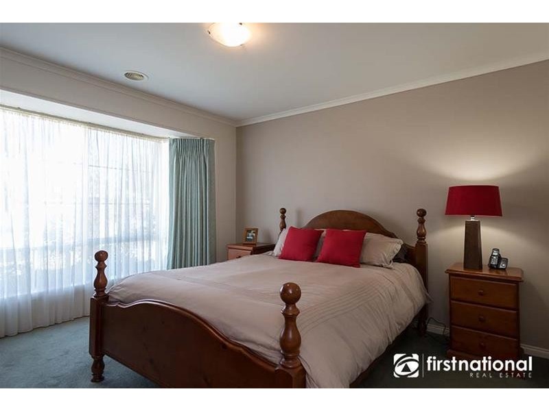 2 McIlwraith Court, Berwick VIC 3806