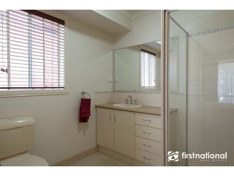 2 McIlwraith Court, Berwick VIC 3806