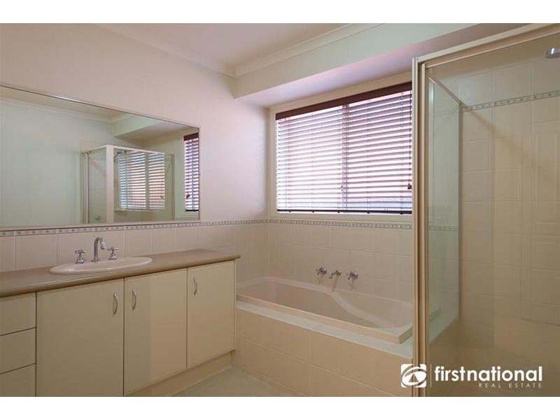 2 McIlwraith Court, Berwick VIC 3806