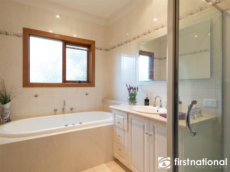 10 Sugarloaf Road, Beaconsfield Upper VIC 3808