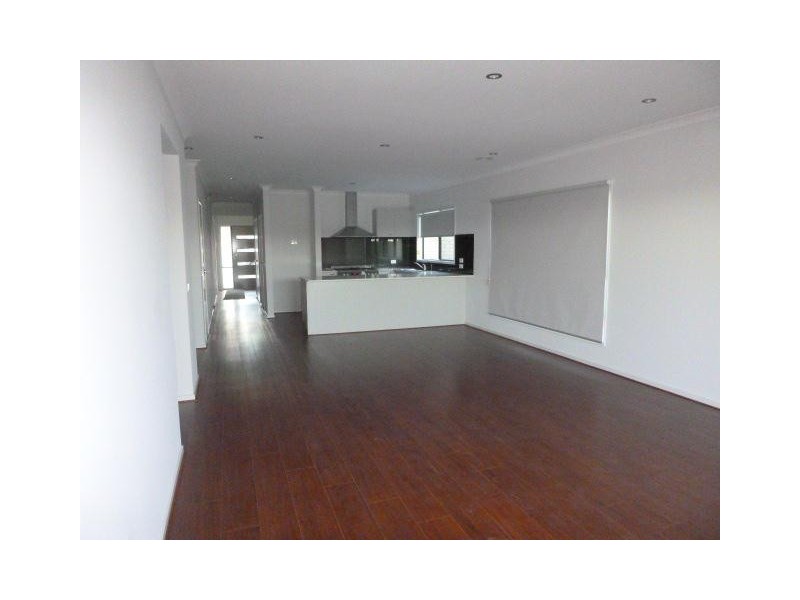 11 Anvil Way, Clyde North VIC 3978