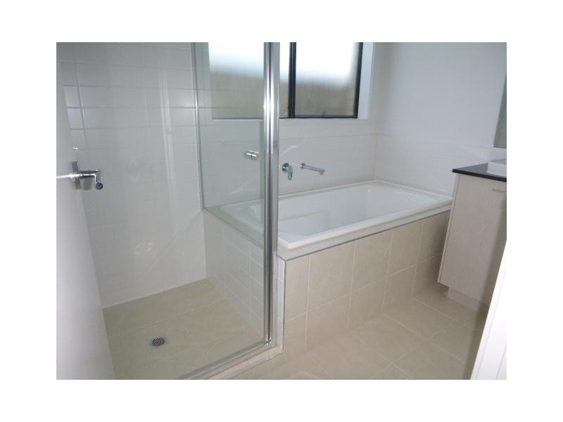 11 Anvil Way, Clyde North VIC 3978