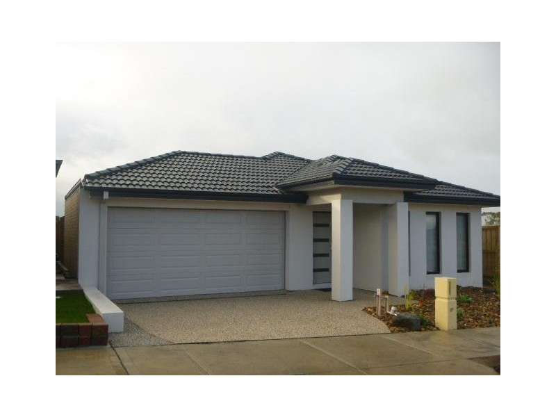 11 Anvil Way, Clyde North VIC 3978