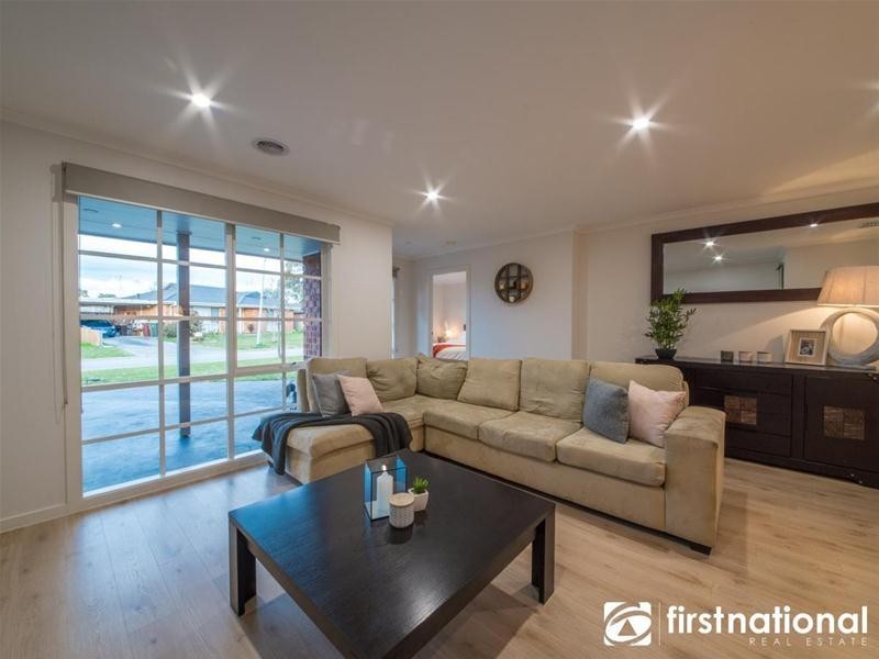 10 Insignia Crescent, Berwick VIC 3806