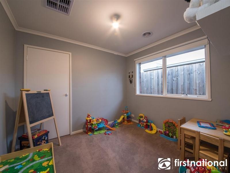 10 Insignia Crescent, Berwick VIC 3806