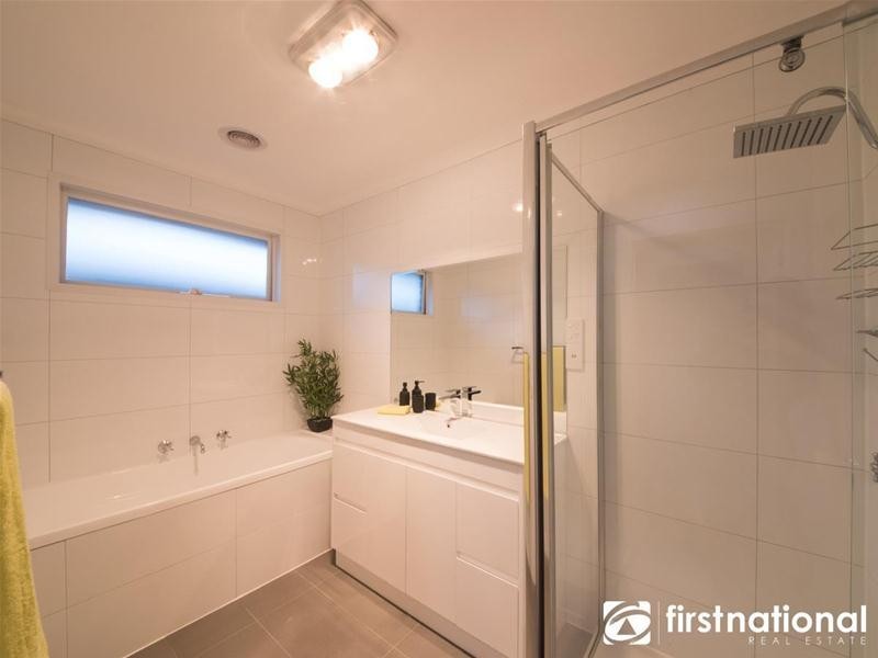 10 Insignia Crescent, Berwick VIC 3806