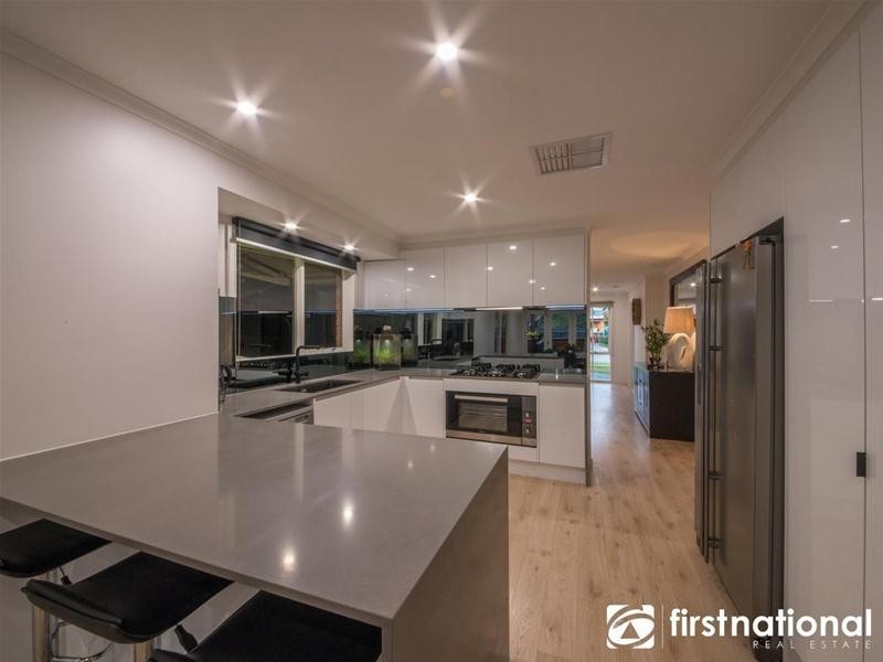 10 Insignia Crescent, Berwick VIC 3806