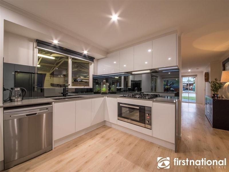 10 Insignia Crescent, Berwick VIC 3806