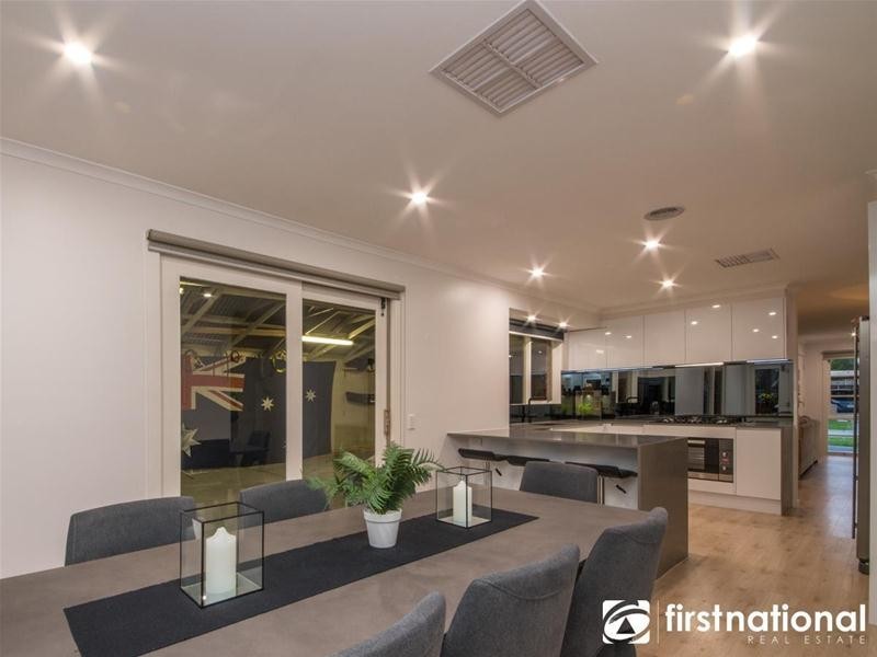 10 Insignia Crescent, Berwick VIC 3806