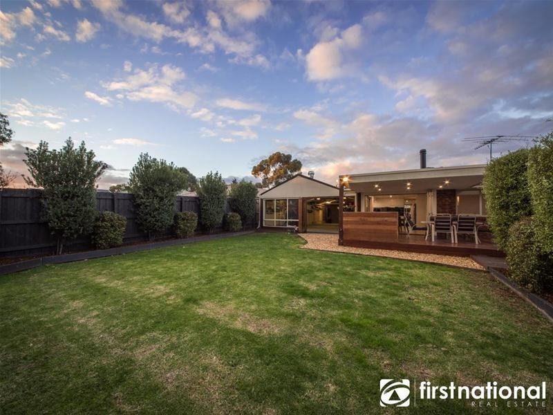 10 Insignia Crescent, Berwick VIC 3806