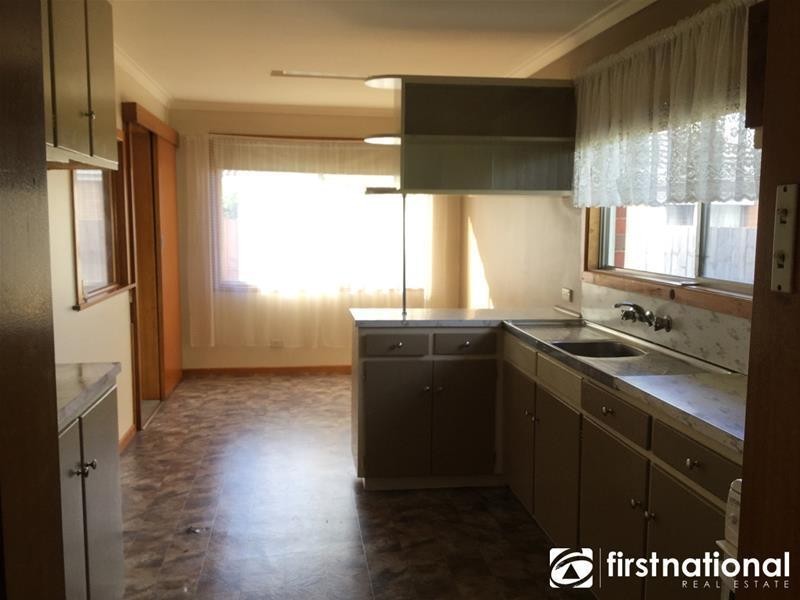 77 Princes Highway, Pakenham VIC 3810