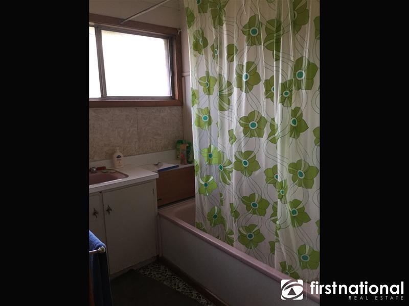 77 Princes Highway, Pakenham VIC 3810