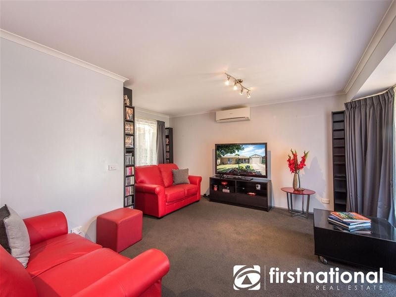 52 Amber Crescent, Narre Warren VIC 3805