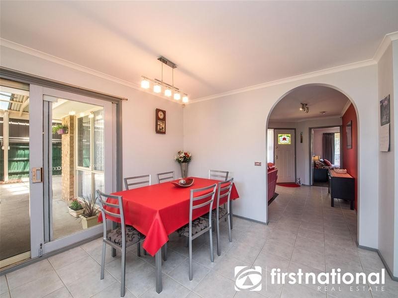 52 Amber Crescent, Narre Warren VIC 3805