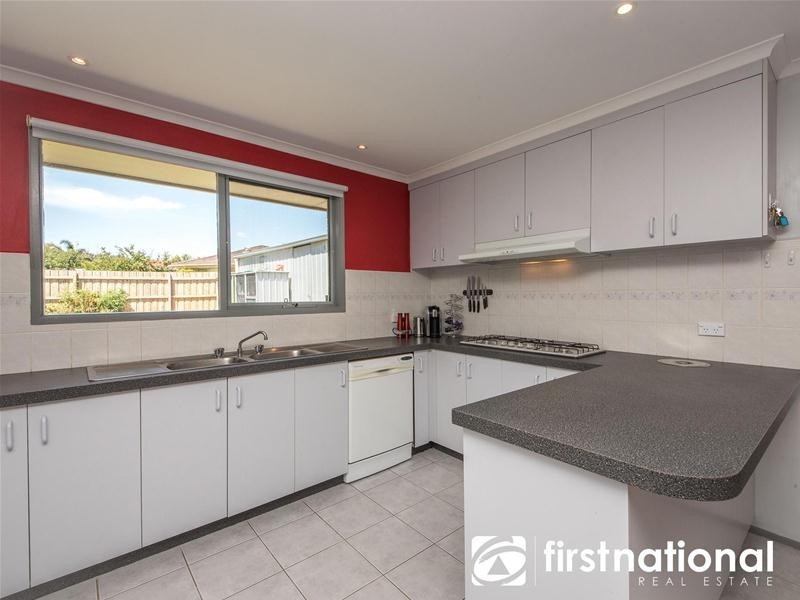 52 Amber Crescent, Narre Warren VIC 3805