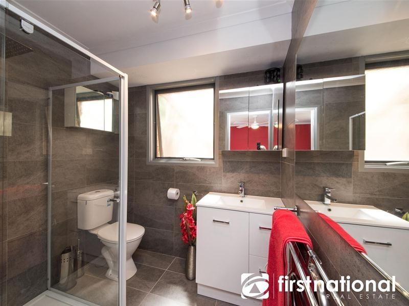 52 Amber Crescent, Narre Warren VIC 3805