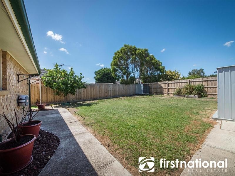52 Amber Crescent, Narre Warren VIC 3805
