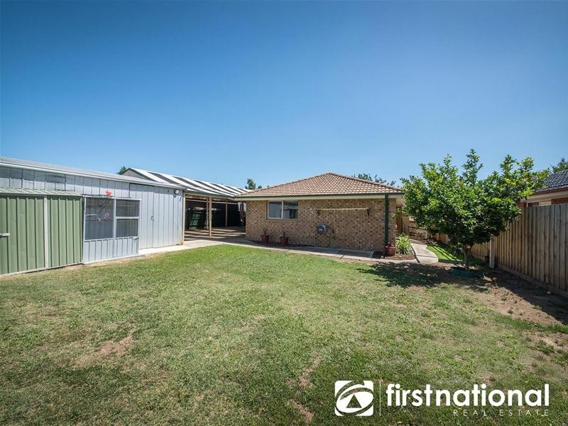 52 Amber Crescent, Narre Warren VIC 3805