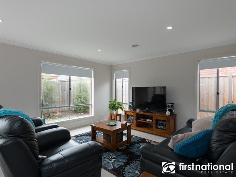 9 Heathfield Lane, Officer VIC 3809