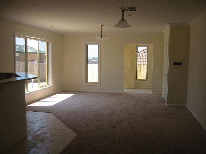 2/3 Maltby Court, Berwick VIC 3806