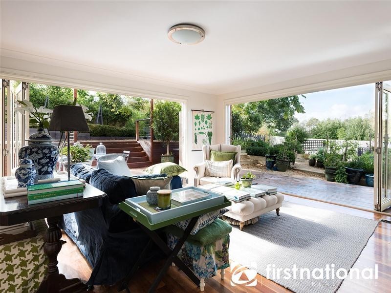 54 William Road, Berwick VIC 3806