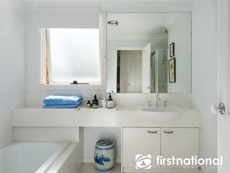 54 William Road, Berwick VIC 3806