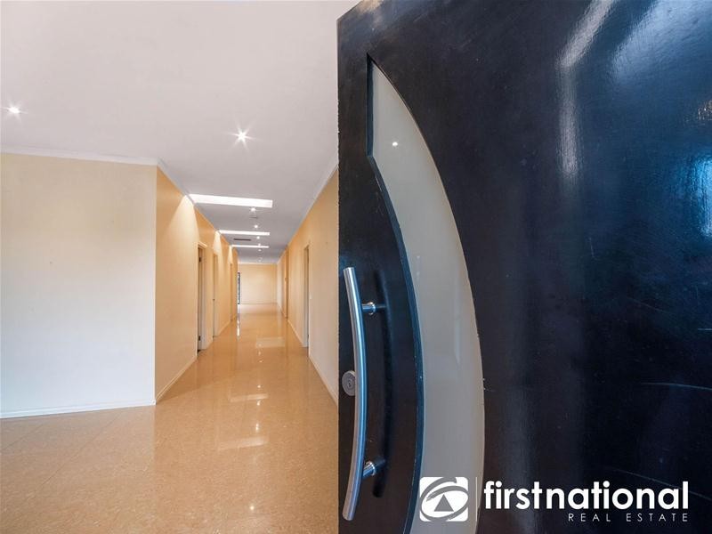 9 Colonial Way, Pakenham VIC 3810