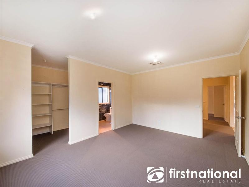 9 Colonial Way, Pakenham VIC 3810