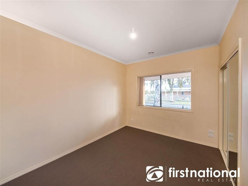 9 Colonial Way, Pakenham VIC 3810