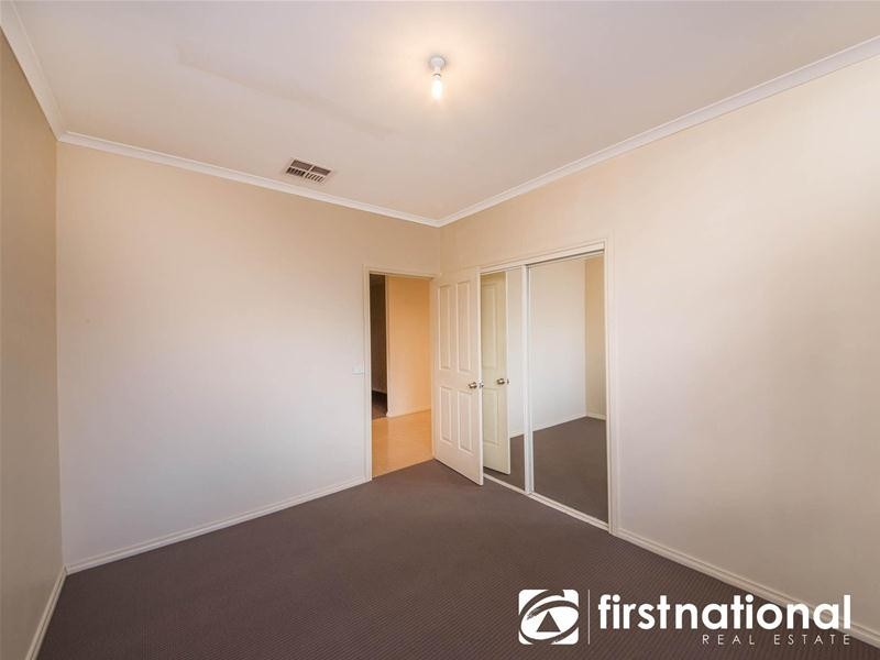 9 Colonial Way, Pakenham VIC 3810